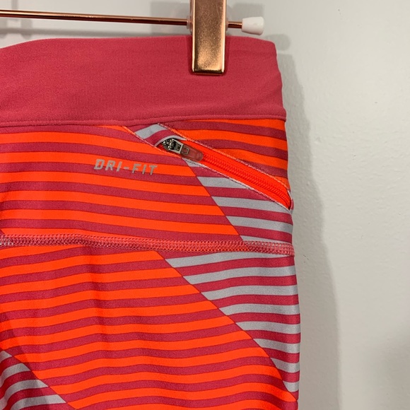 • NIKE • dri-fit cropped running pants • - Picture 6 of 8